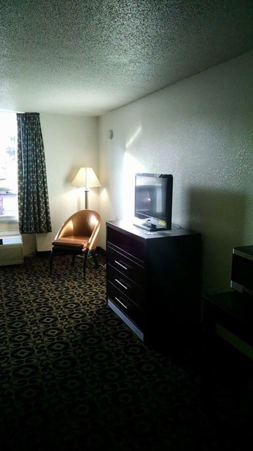 Travelodge By Wyndham טורינגטון מראה חיצוני תמונה