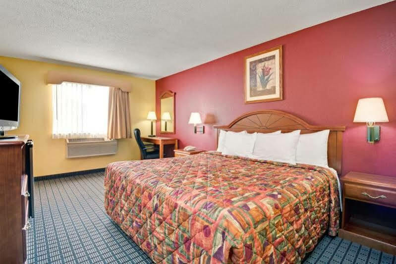 Travelodge By Wyndham טורינגטון מראה חיצוני תמונה
