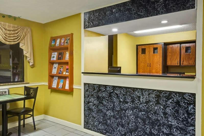Travelodge By Wyndham טורינגטון מראה חיצוני תמונה